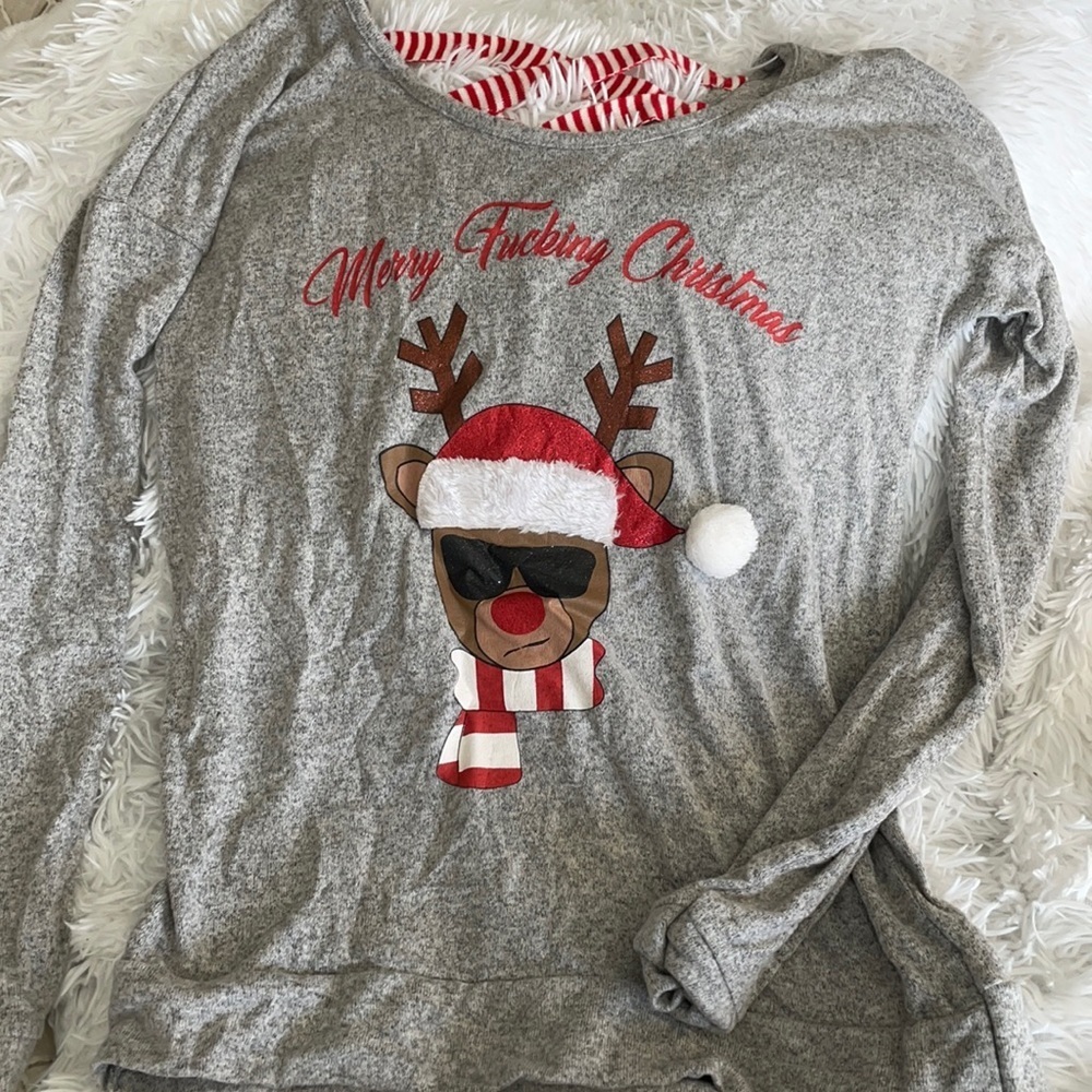 🩷 3/$18 Spencer's Gray Christmas Reindeer Sweater